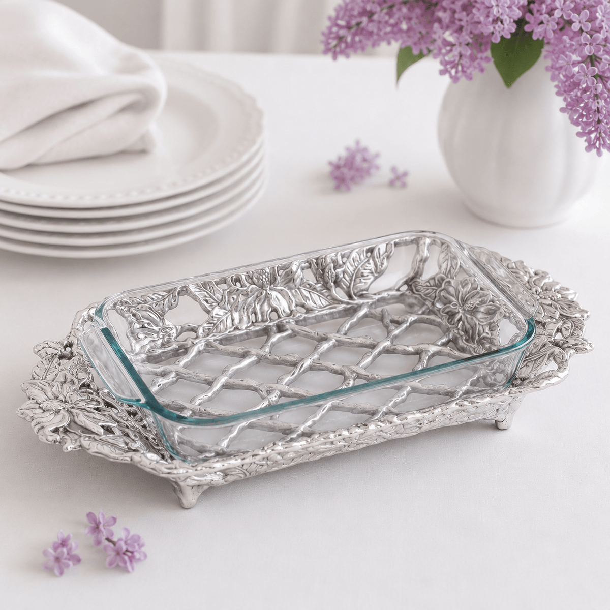 Magnolia Pyrex Holder 3qt