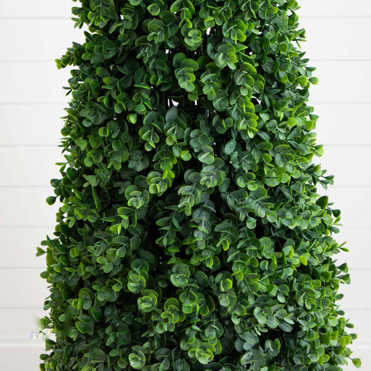a tree with green leaves