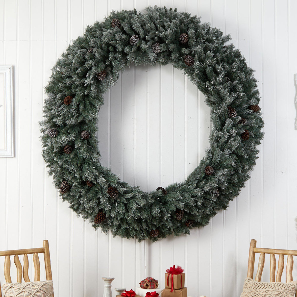 a wreath on a wall