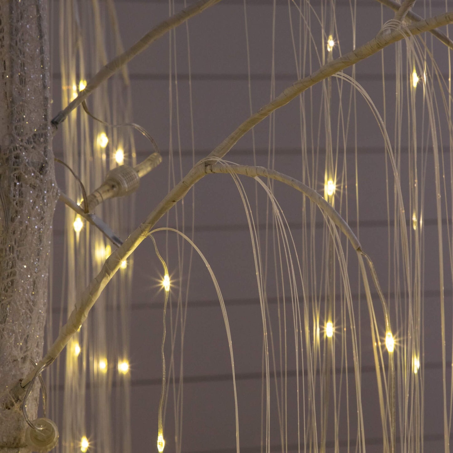 7' Pre-Lit Artificial White Willow Christmas Tree with 400 Cool White LED Light
