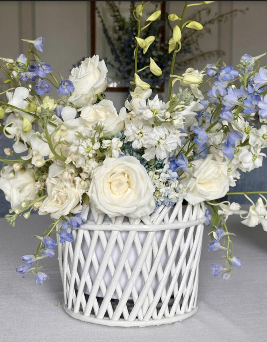 White ROUND SCALLOPED LATTICE RATTAN PLANTER