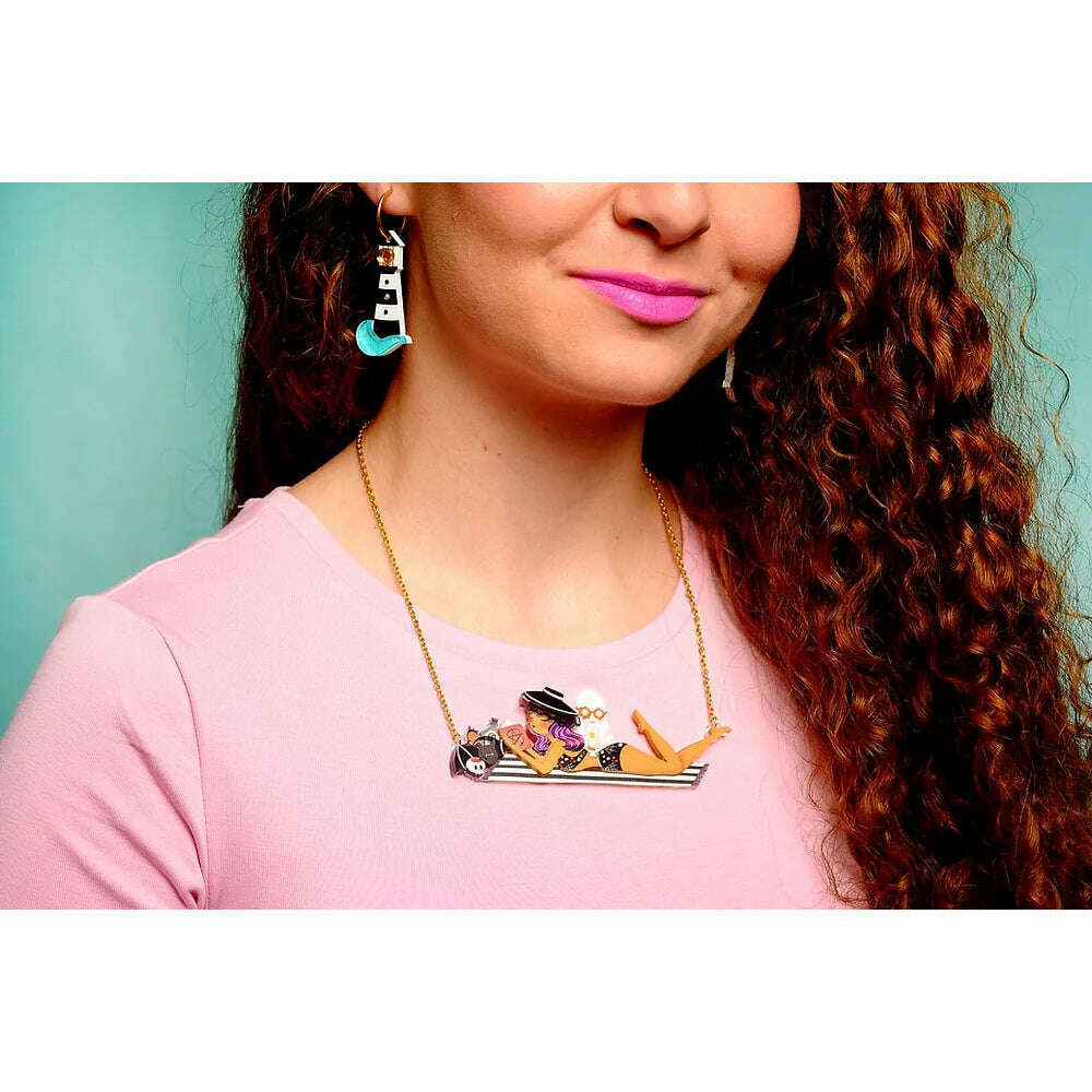 Beachy Gothic Girl Necklace by Laliblue
