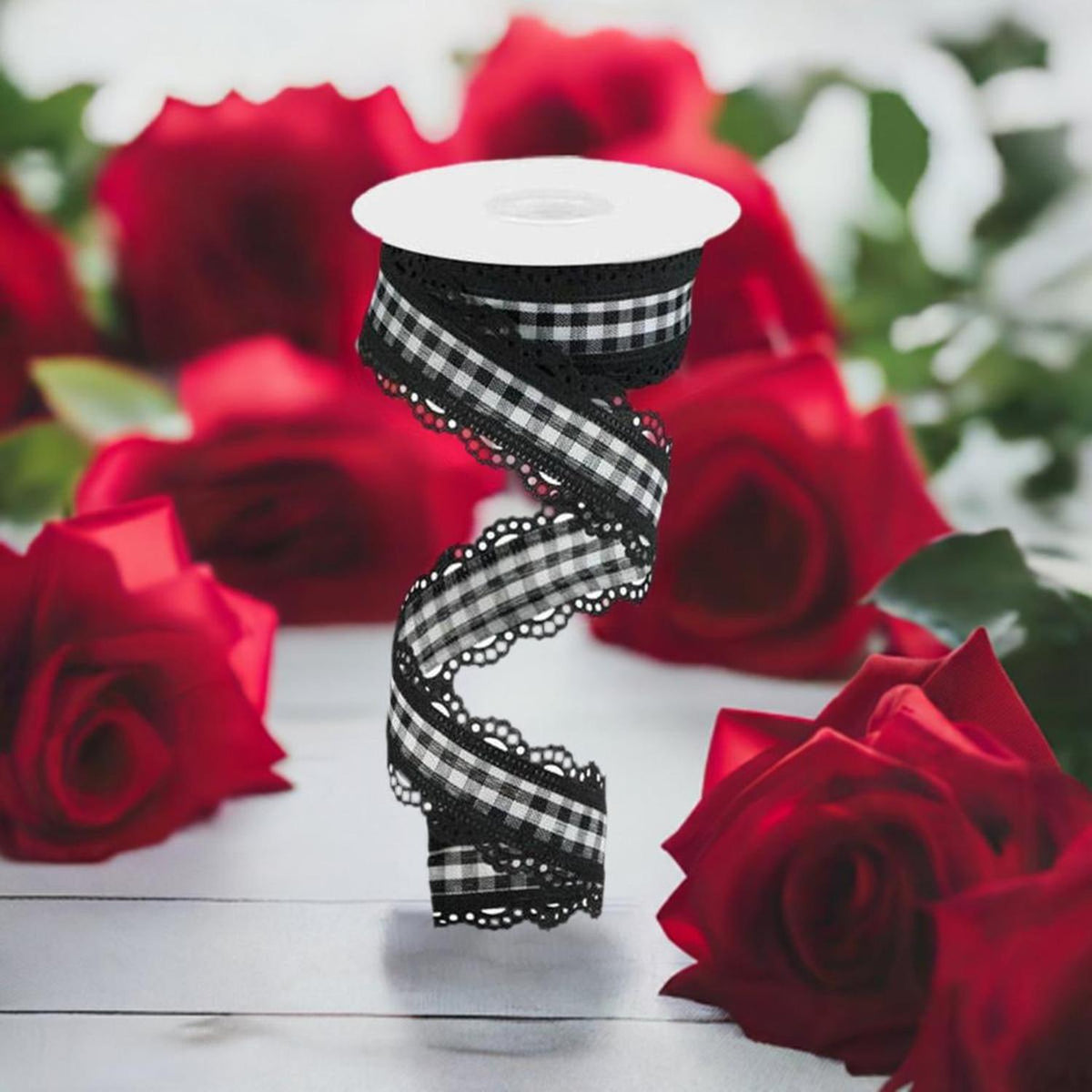 1.5" Scalloped Edge Gingham Ribbon: Black (10 Yard)
