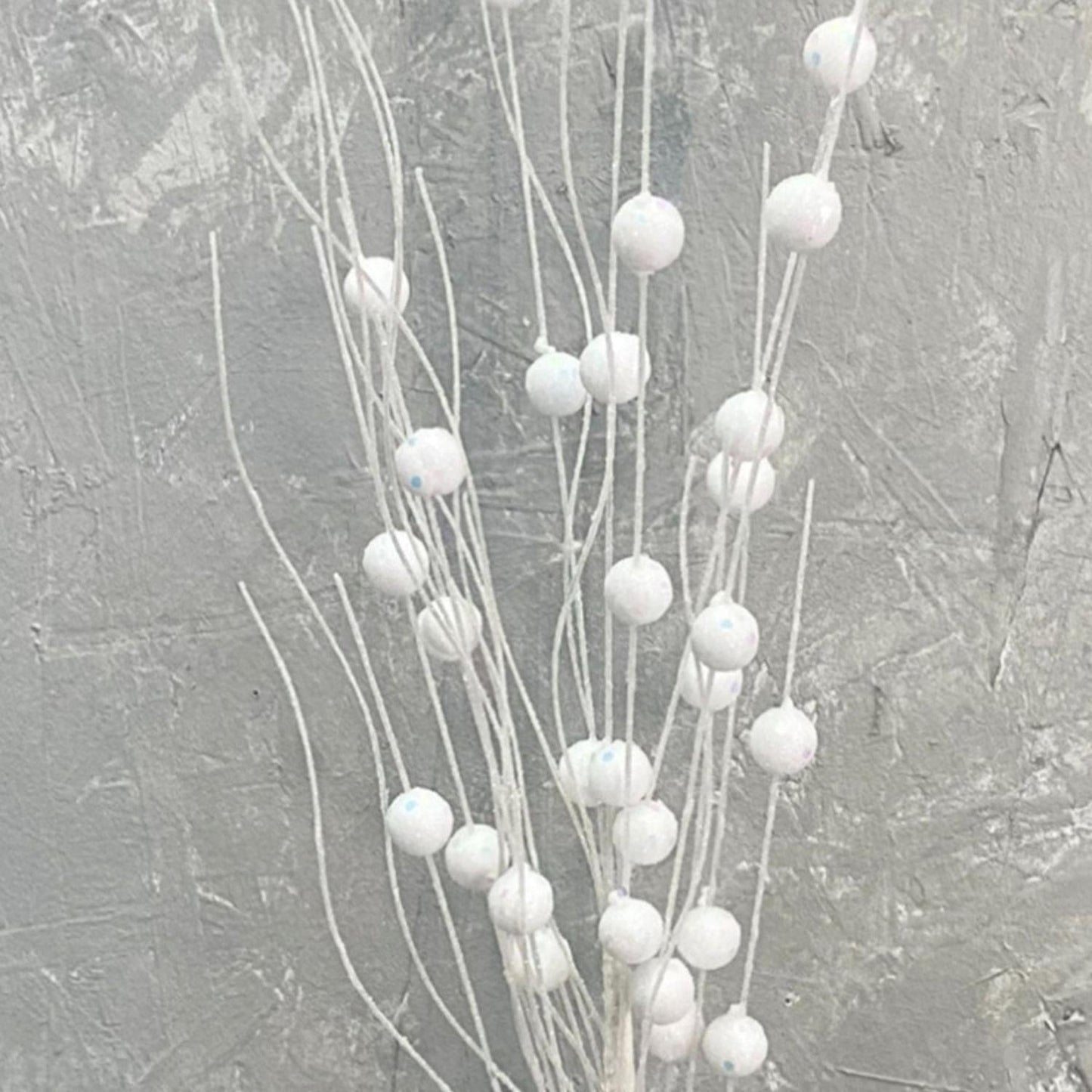 25" Glitter Ball Spray: White