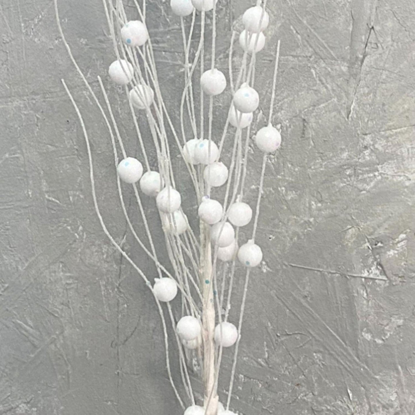 25" Glitter Ball Spray: White