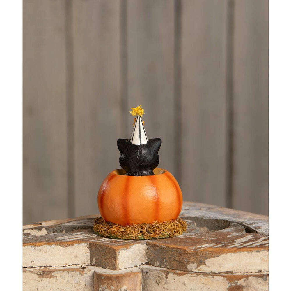 Cecil's Hang Out by Bethany Lowe Designs