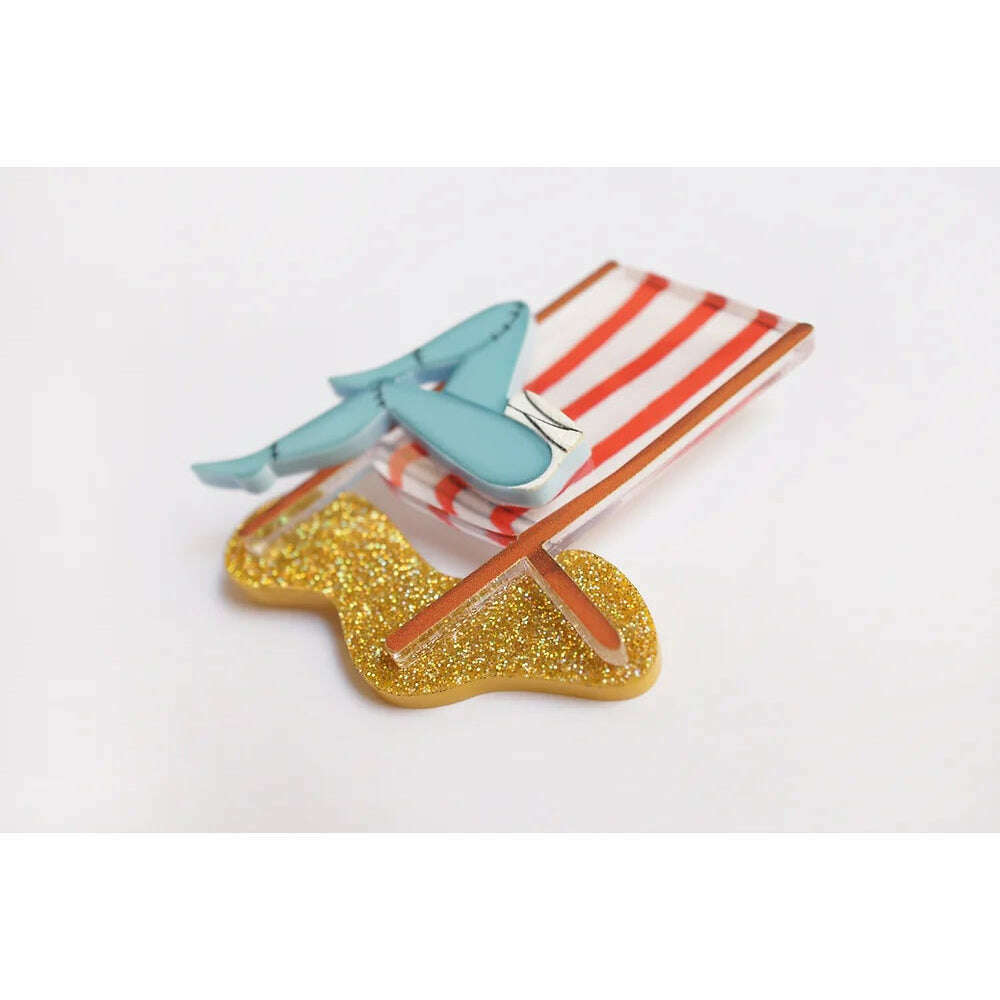 Elsa Sitting in Hammocks Brooches by Laliblue