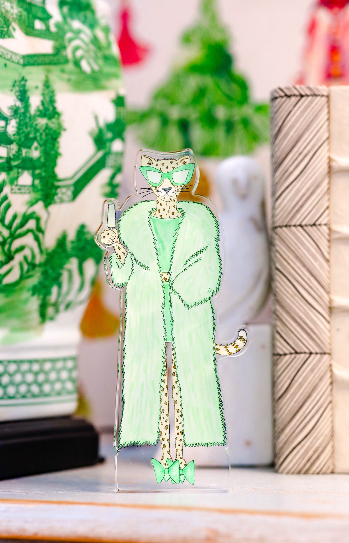 a paper cut out of a cat