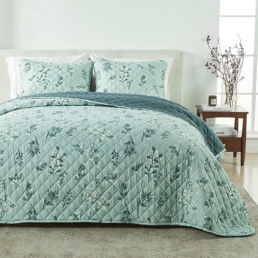 Snowy Botanical Quilt Set - Mariela Collection