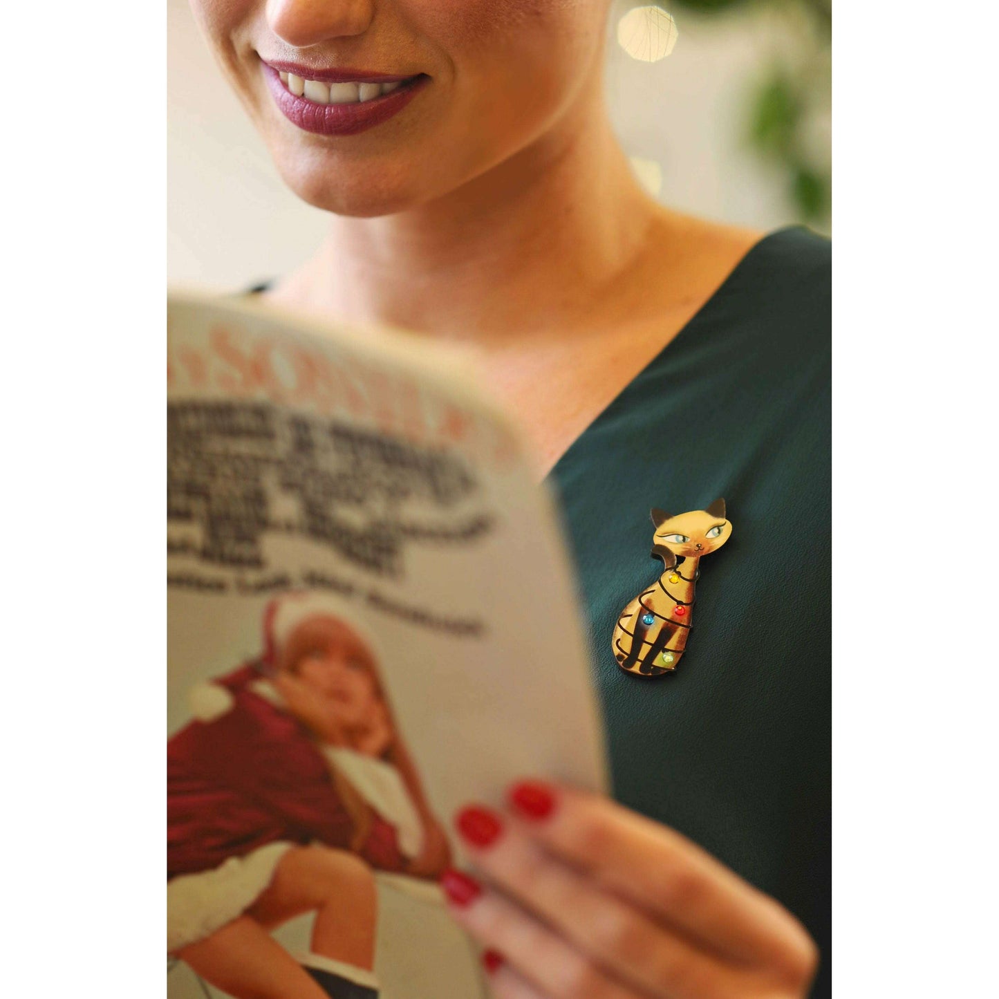 Siamese Cat with Christmas Lights Brooch by Laliblue