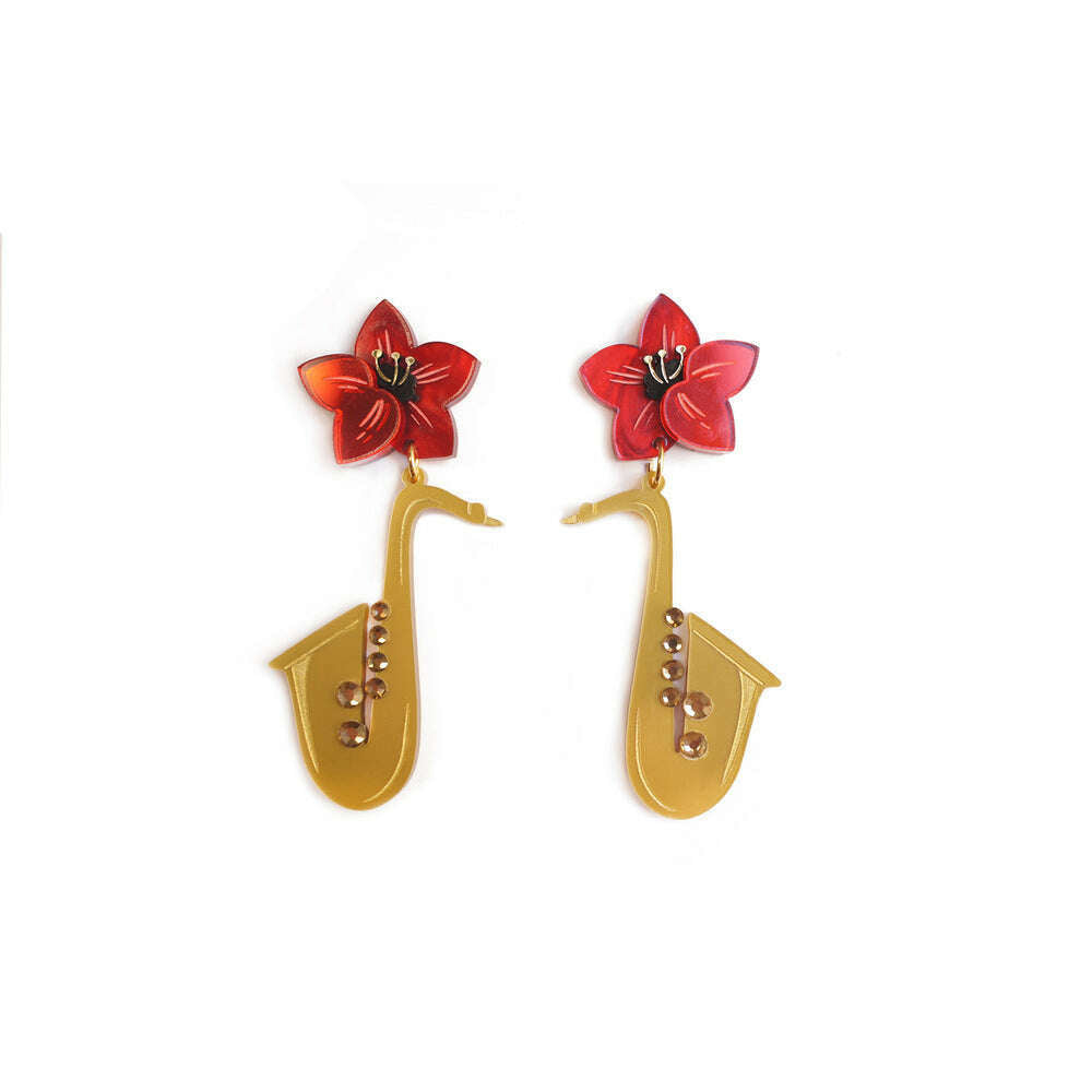 Saxophone with flower earrings by Laliblue