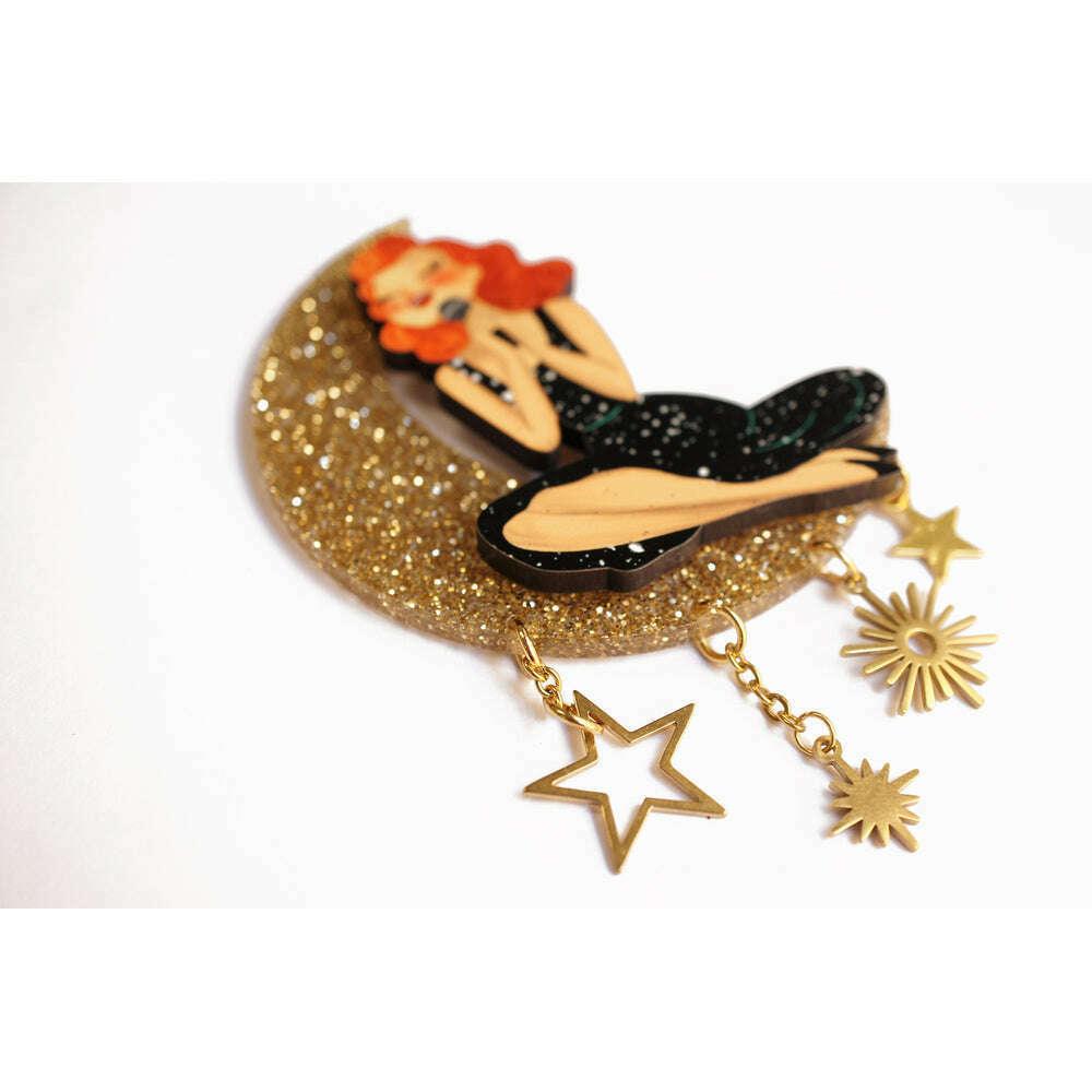 Singer sitting on the Moon Brooch by Laliblue