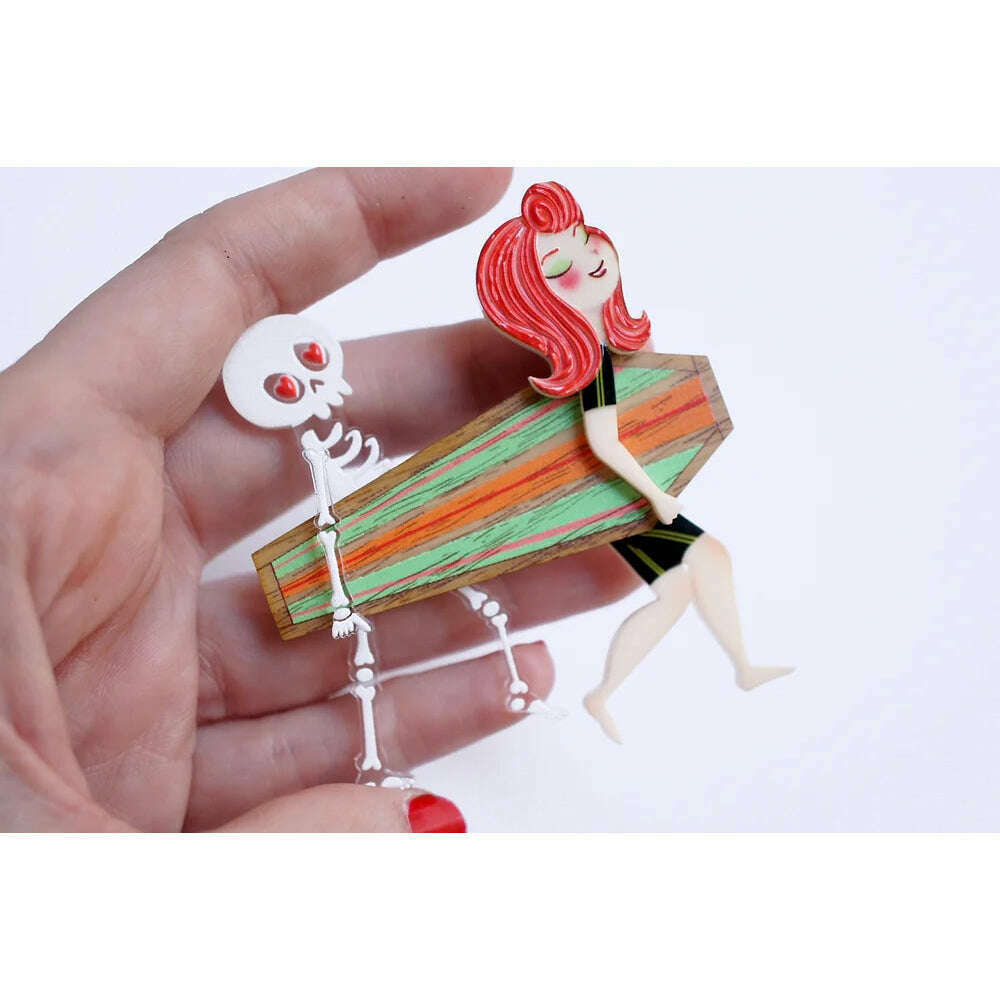 Surfer Couple Brooch by Laliblue
