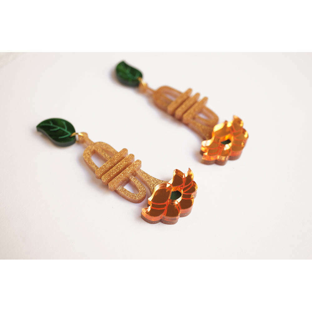 Trumpet with flower earrings by Laliblue